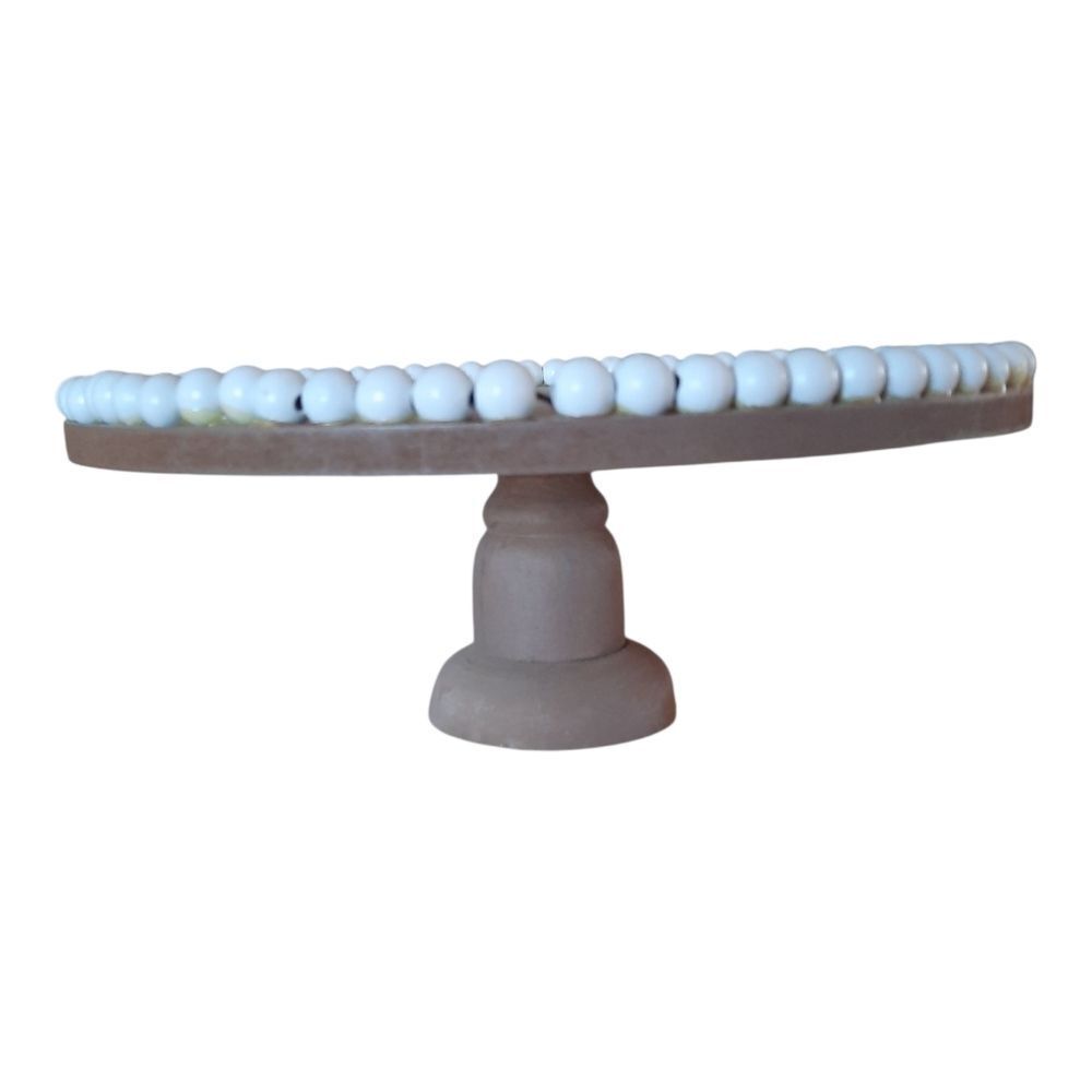 Elegant Brown and White Cake Stand